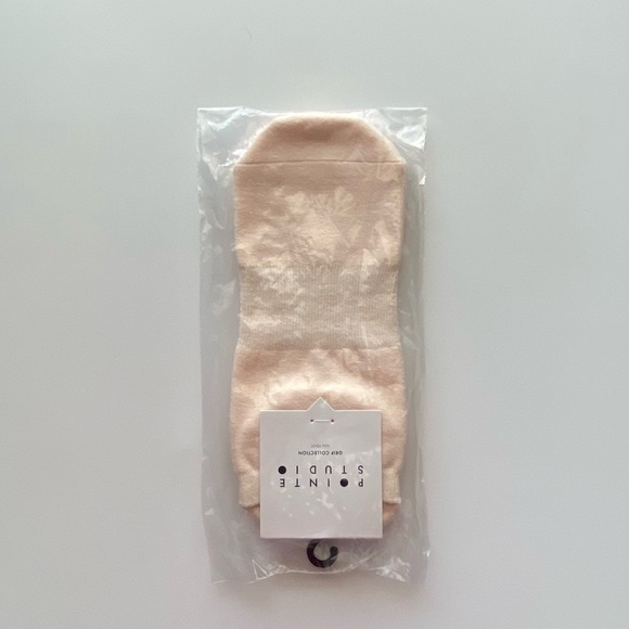 Pointe Studio Union Full-Foot Grip Socks, Pilates Barre & Yoga Socks, M/L 8-10 - Picture 4 of 10